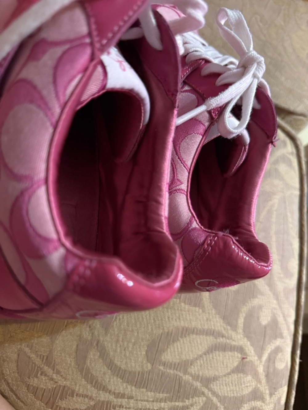 Coach Norra Signature "C" monogram pink sneakers preowned. - Picture 15 of 16